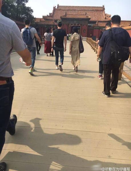霍建华周迅低调逛故宫 被侃微服私访(图)