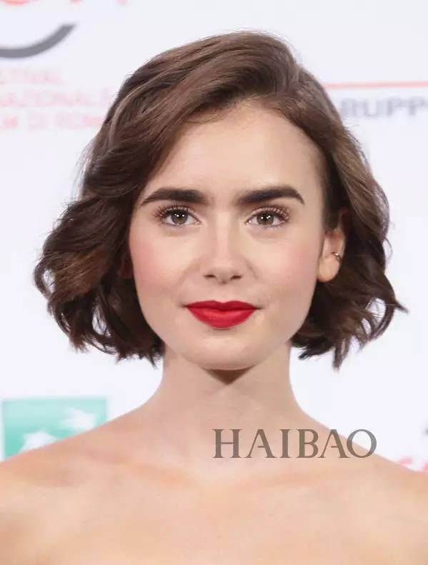 女星示范利落短发:lily collins