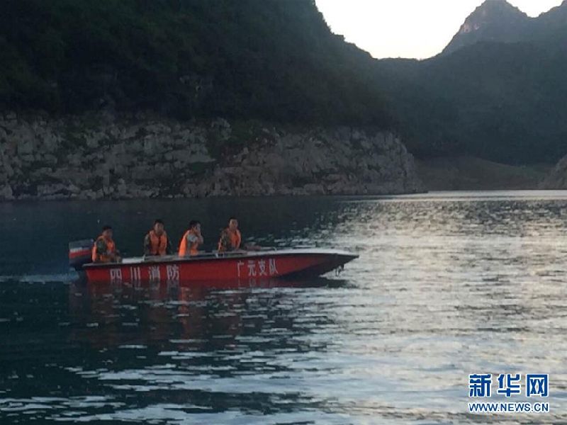 (突发事件)(2)四川广元白龙湖翻船事故游船实载18人