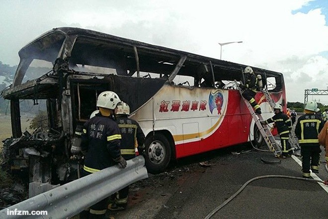 台湾游览车起火原因揭秘：确认司机酒后驾车，24名大陆游客遇难