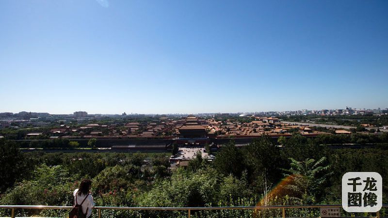 8月29日北京天气宜人 市民泛舟北海