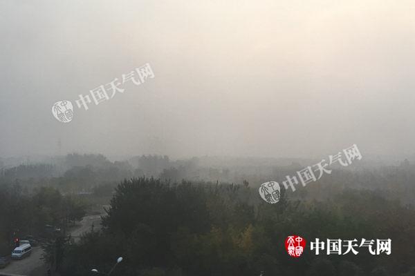 2017年10月25日北京天气预报:大雾局地能见度