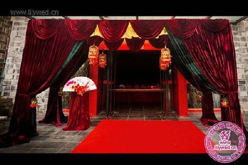典雅中国红酒店婚礼策划方案推荐
