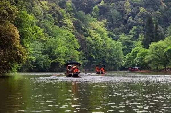 【游玩攻略】   四面山景区从即日起,先行对外开放望乡台,大洪海