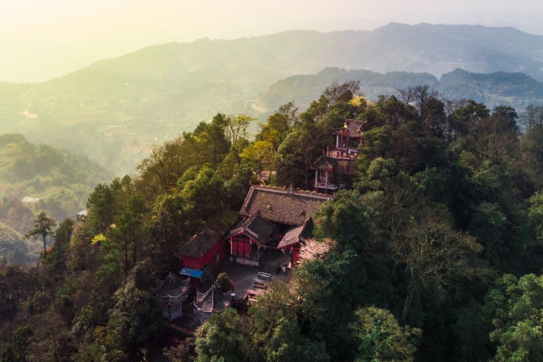 消暑胜地—圣灯山【详细攻略】温馨提示:山间早晚温差大,请带好外套