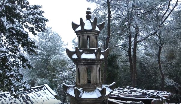 雪后的燃灯山一片银装素裹,太美了.