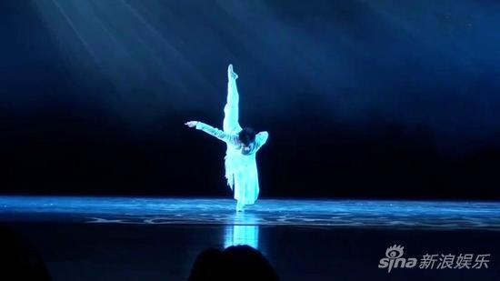 杨洋学生时代舞蹈视频曝光 舞技精湛老师称赞