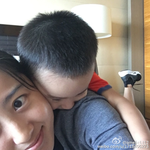 主持人李晨nic老婆赵琼个人资料微博照片 与李晨是青梅竹马