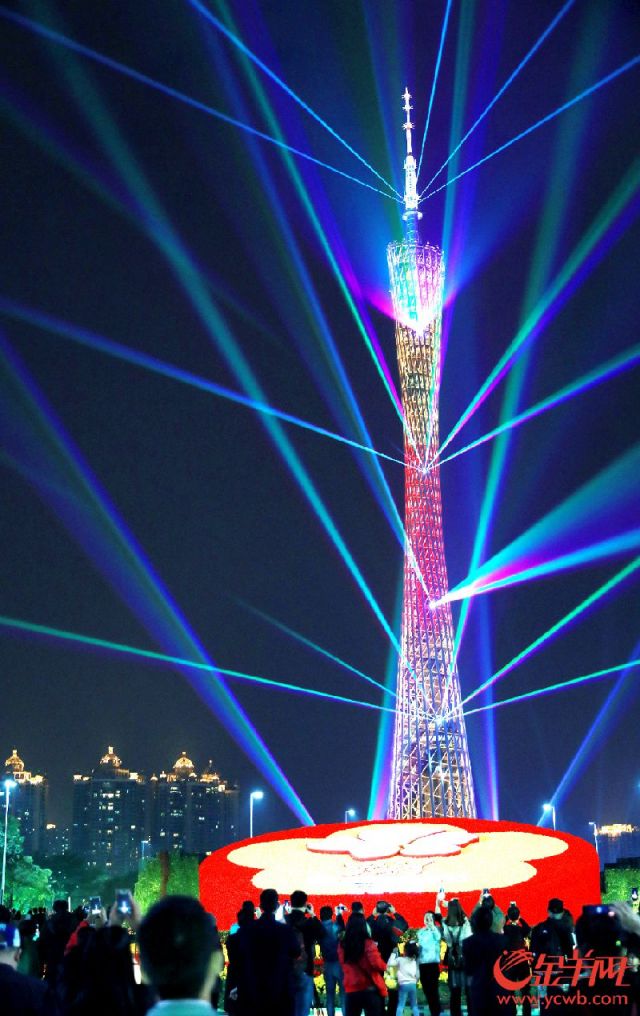 2017广州迎春花市灯光音乐会现场照 广州塔美轮美奂