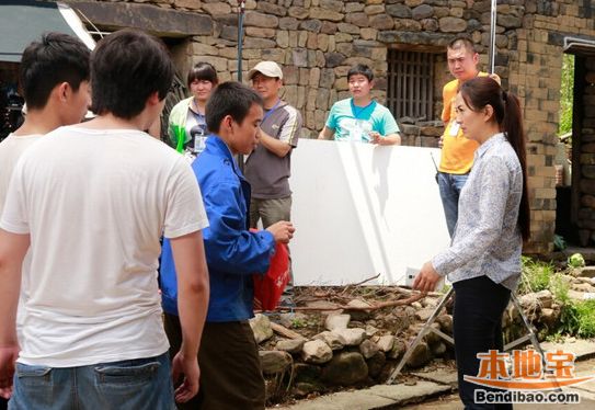 拿百万支票开机家具厂电影再报恩老板整版在浙江报恩谍中谍4完公益DvD电影图片