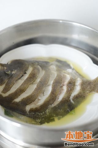 清蒸海鱼的做法步骤:5