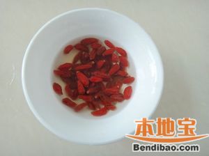 核桃杞枸炒韭菜的做法步骤:3