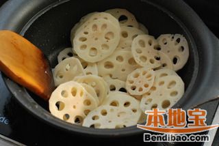【莲藕木耳炒肉片】的做法步骤:9