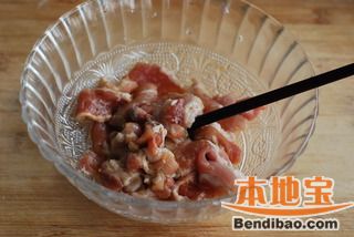 【莲藕木耳炒肉片】的做法步骤:2