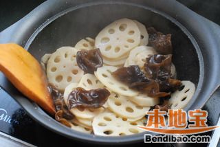 【莲藕木耳炒肉片】的做法步骤:15