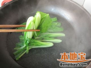 鸡脯扒小白菜的做法步骤:4