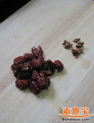 莲子雪耳糖水---解决秋燥的食谱的做法步骤:6