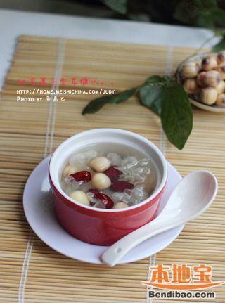 莲子雪耳糖水---解决秋燥的食谱的做法步骤:11