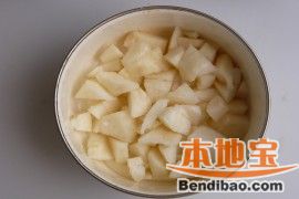 生梨红枣白果汤的做法步骤:3