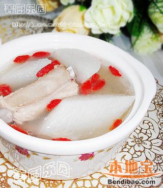 四季营养靓汤——枸杞山药排骨汤的做法步骤:8
