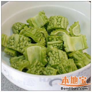 清火更清凉-----苦瓜绿豆骨头汤的做法步骤:6