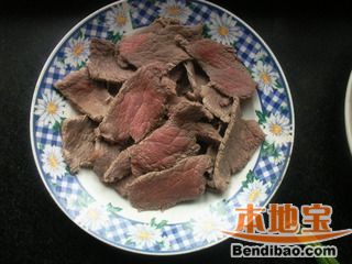 牛肉砂锅的做法步骤:2