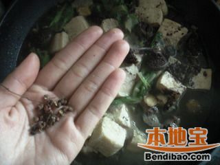 小白菜血肠砂锅的做法步骤:3