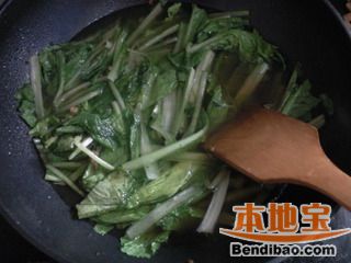 小白菜血肠砂锅的做法步骤:4