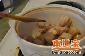 砂锅红烧肉的做法步骤:7
