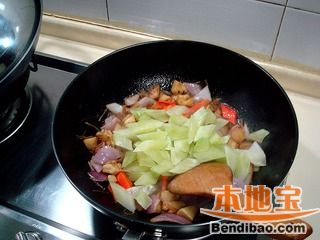 干锅海味烧笋的做法步骤:11