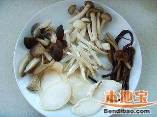 菌菇煲的做法步骤:1