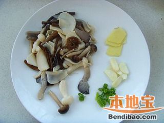 菌菇煲的做法步骤:3