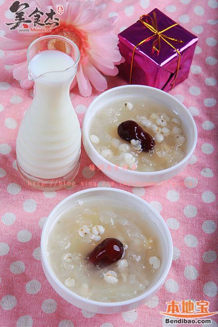 薏仁红枣银耳牛奶羹zQ.jpg