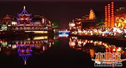 如今,秦淮河已经成了南京城内观光之地,夜游秦淮河别有风情.