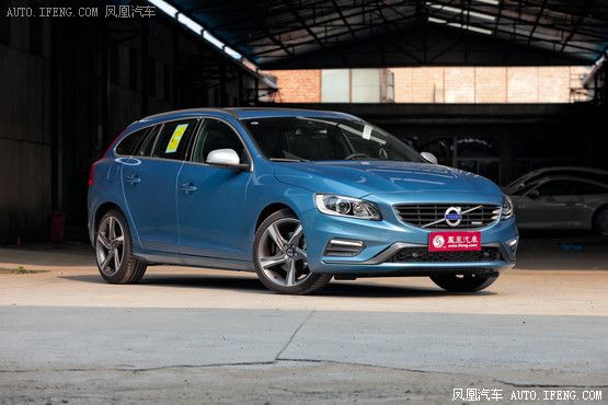 2015款 沃尔沃v60 2.0t t5 智逸 个性运动版