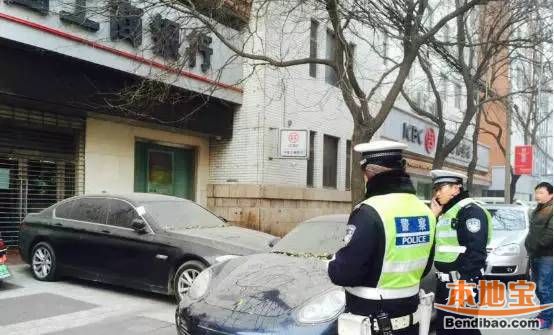 两位车主斗气保时捷堵宝马一年 有钱任性
