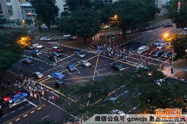 遇到这些路况一定要减速 不然容易出事故