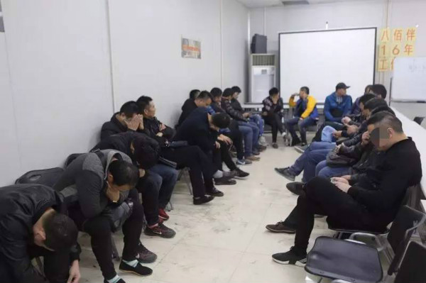 揭秘浦东八佰伴黄牛经济学 几天时间赚白领一