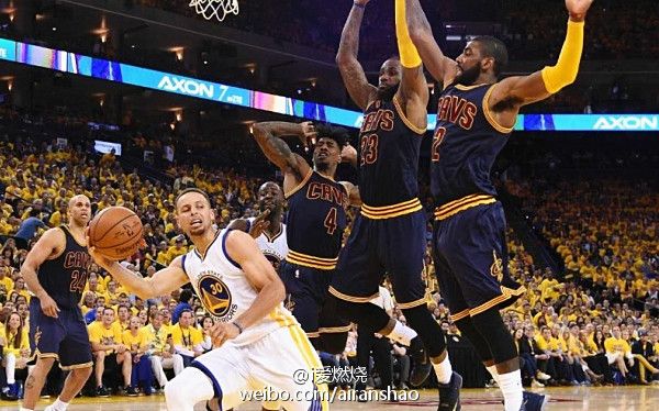 2016NBA总冠军克利夫兰骑士队获得 1:3落后逆