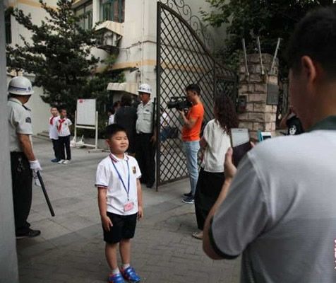 2016上海中小学开学第一课奥运元素融入初中升班小学课堂分图片