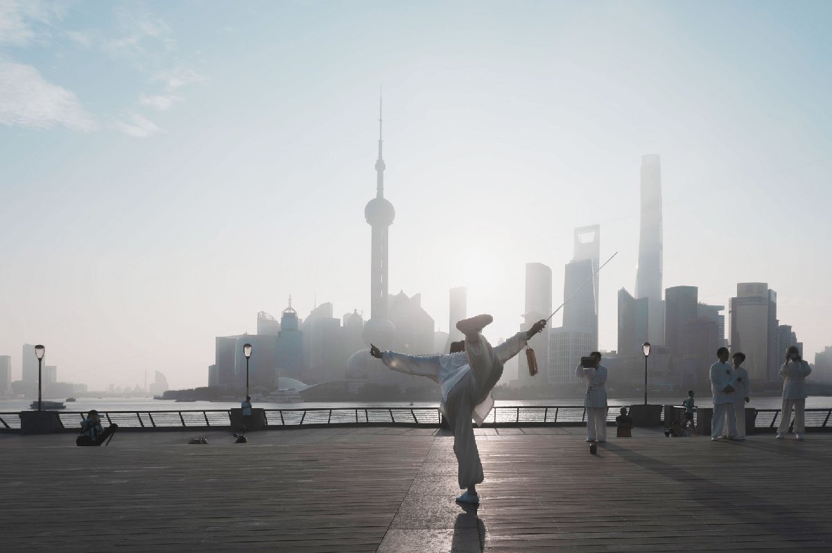 《中国城市健康生活报告》发布 上海人均期望寿命83.63岁