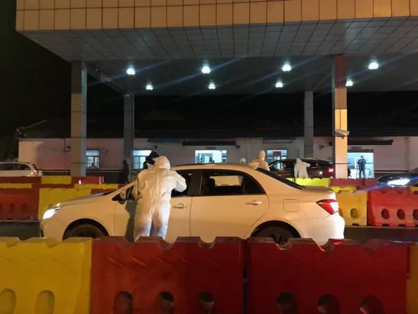 复工启动 新葡新京机场火车站高速地铁推出最新防疫举措