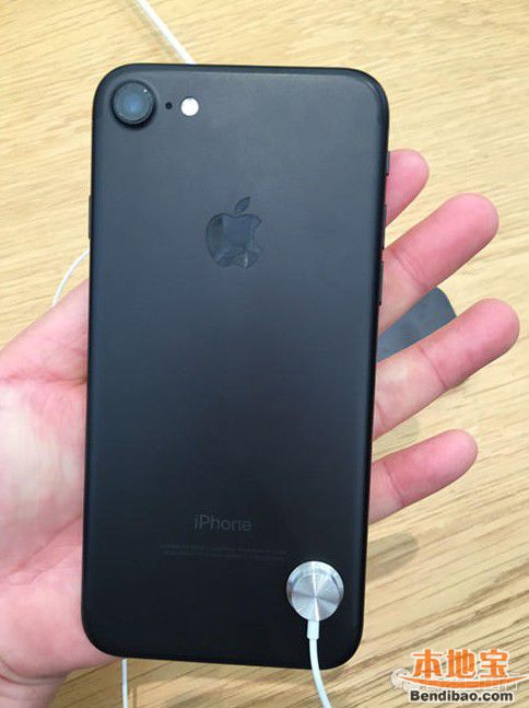 在港实拍iphone7价格!苹果店、百老汇、丰泽价格对比