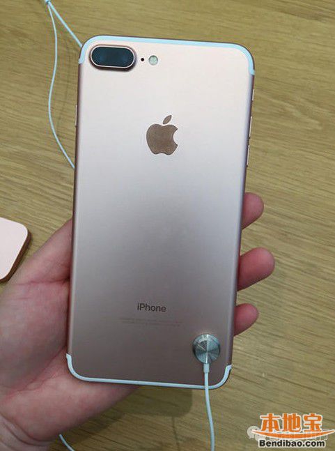 在港实拍iphone7价格!苹果店、百老汇、丰泽价格对比