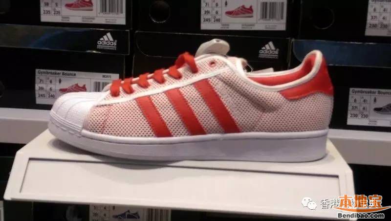 Adidas Originals Superstar 塬价$899 特价$360 (Adidas) 经典款式换上红色糖衣,依然不失80年代情怀。