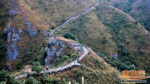 梅江登山好去处 登高遇云海赏红叶