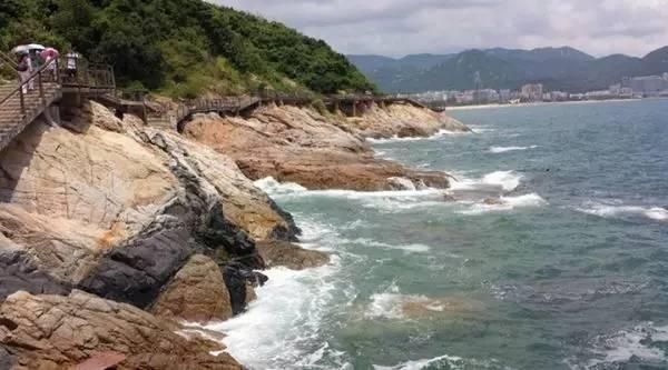 深圳东部海滨栈道:世界最长海滨栈道