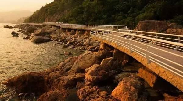 深圳东部海滨栈道:世界最长海滨栈道