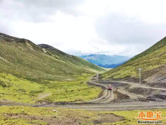 秋天国内自驾游线路推荐 比进藏公路小众比草
