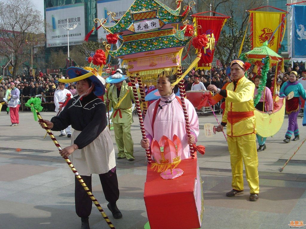 新春走基层:江汉舞龙锣鼓大赛开赛 民俗表演喜迎新年|霸王别姬_综合_突袭网-提供留学,移民,理财,培训,美容,整形,高考,外汇,印刷,健康,建材等信息